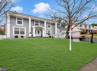 10904 Gainsborough Rd, Potomac, MD 20854