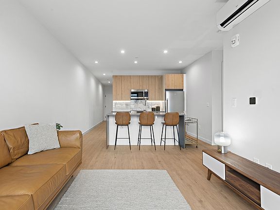 4th image of 408 Whiton St #202