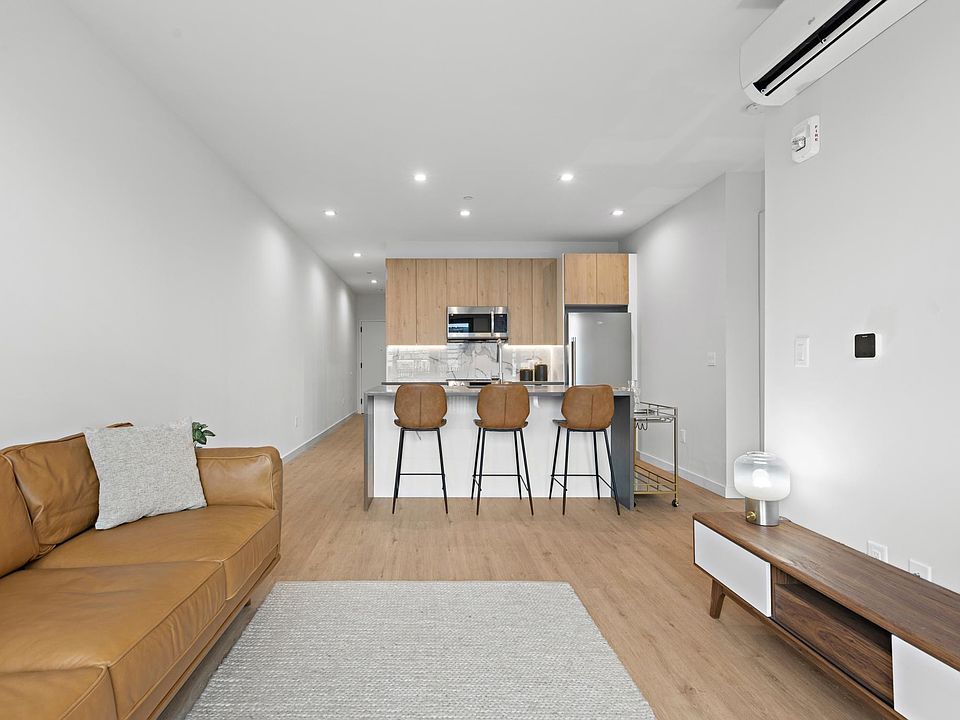 1st image of 408 Whiton St #208