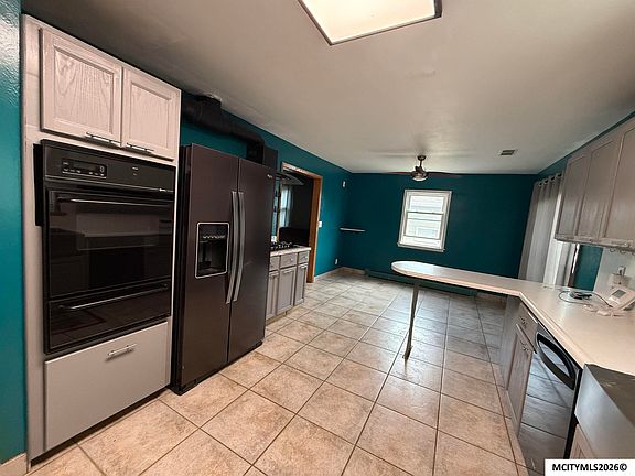 5th image of 627 1st St N