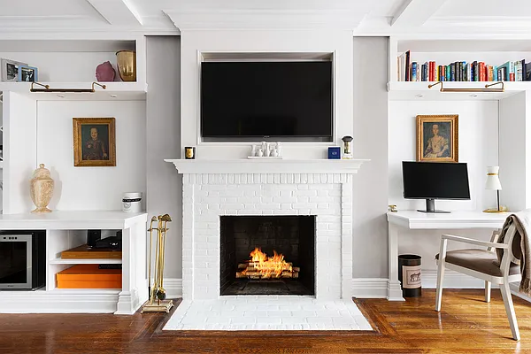 Sold by Sotheby's International Realty | media 1