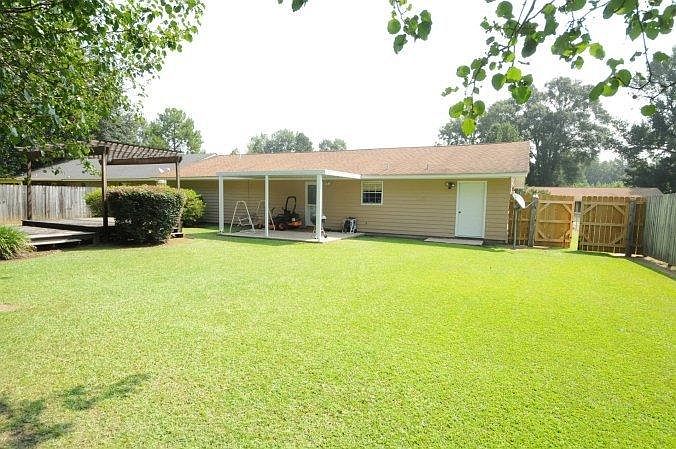 2nd image of 1009 Chickasaw Trl