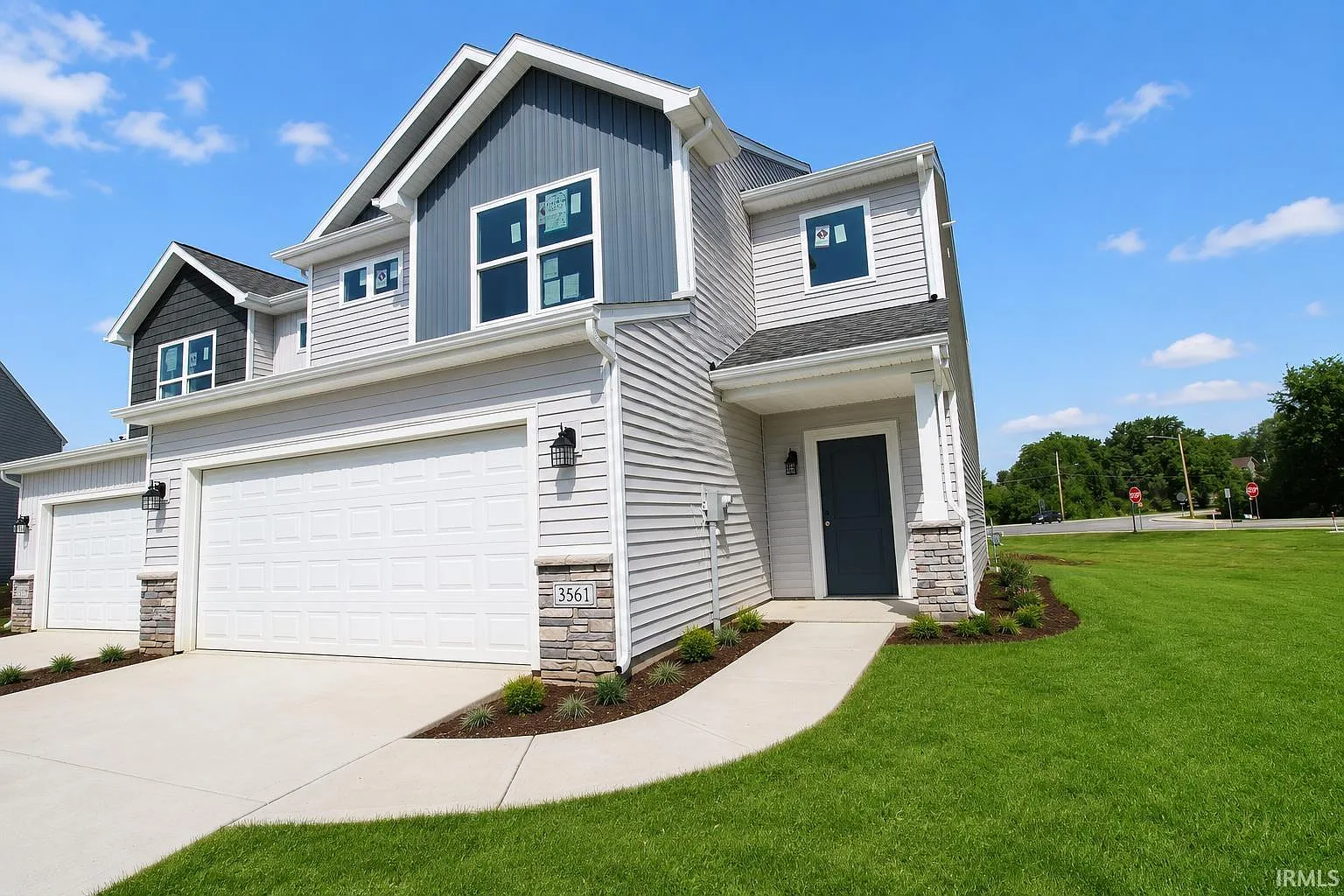 3 bed, 2.5 bath, 1832 sqft, $2,090 — Photo 1