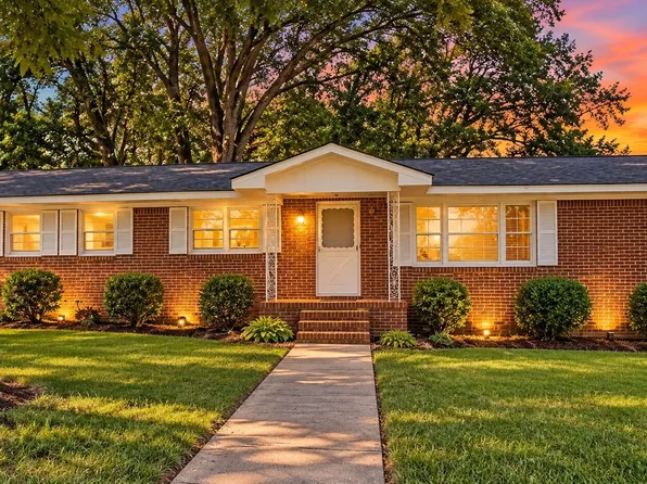 411 Dewberry Ln SE, Lindale, GA 30147