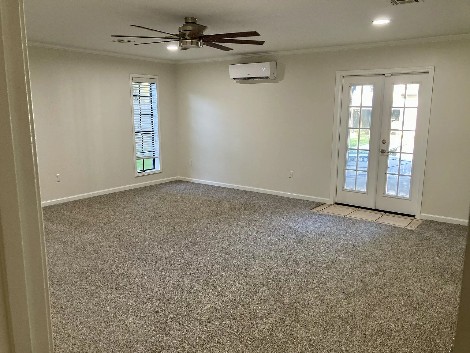 5 bed, 3.5 bath, 2965 sqft, $4,525 — Photo 2