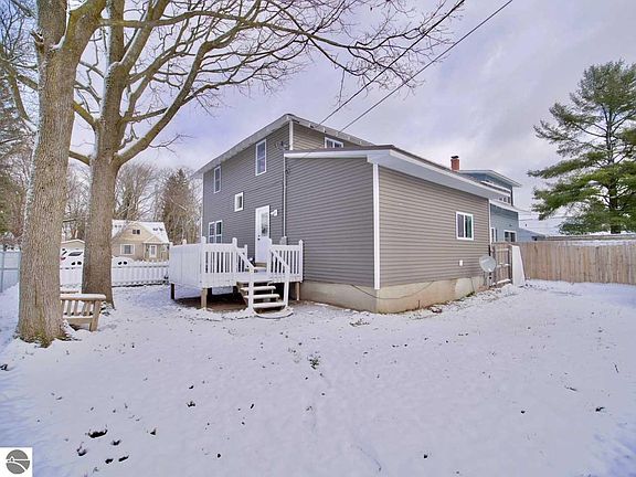 5th image of 708 Lincoln St