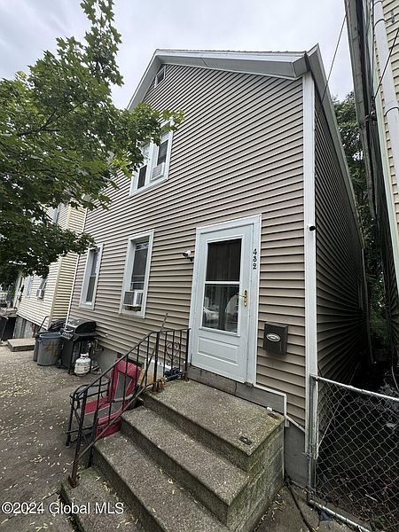 2nd image of 432 3rd Street