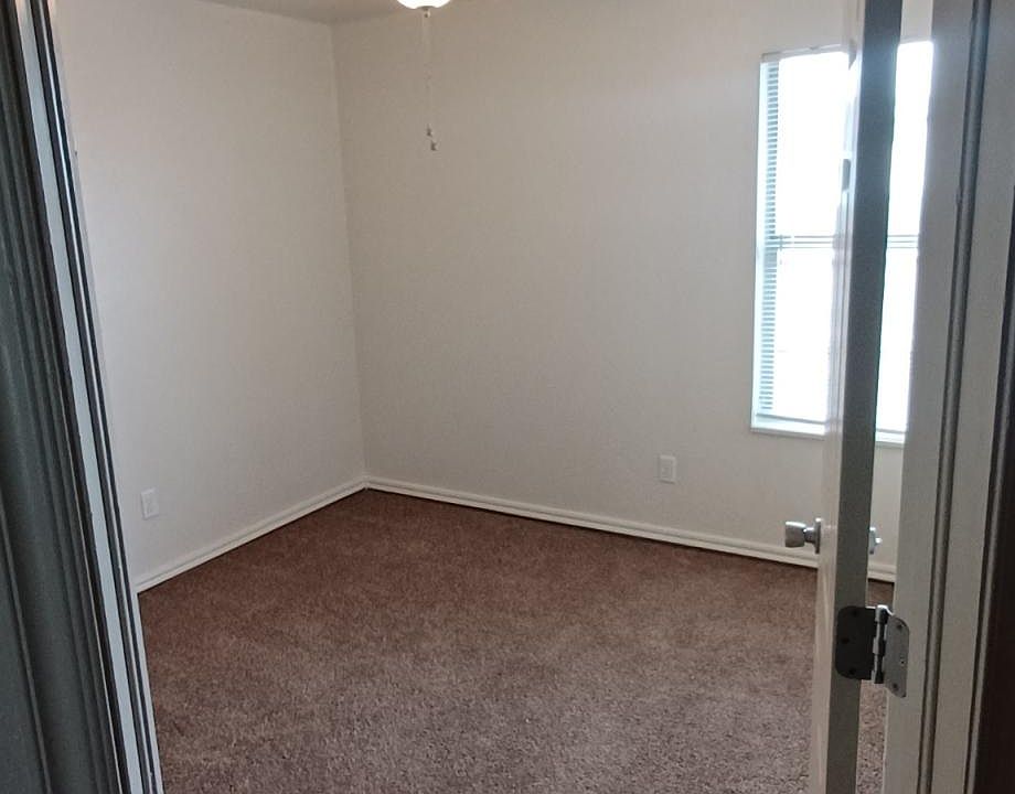 2nd image of 2111 SW B Ave #7