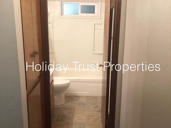 3rd image of 301 Lee St SW APT 6