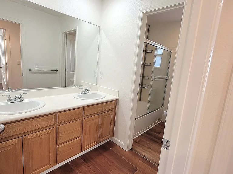 925 Gates St — Photo 26