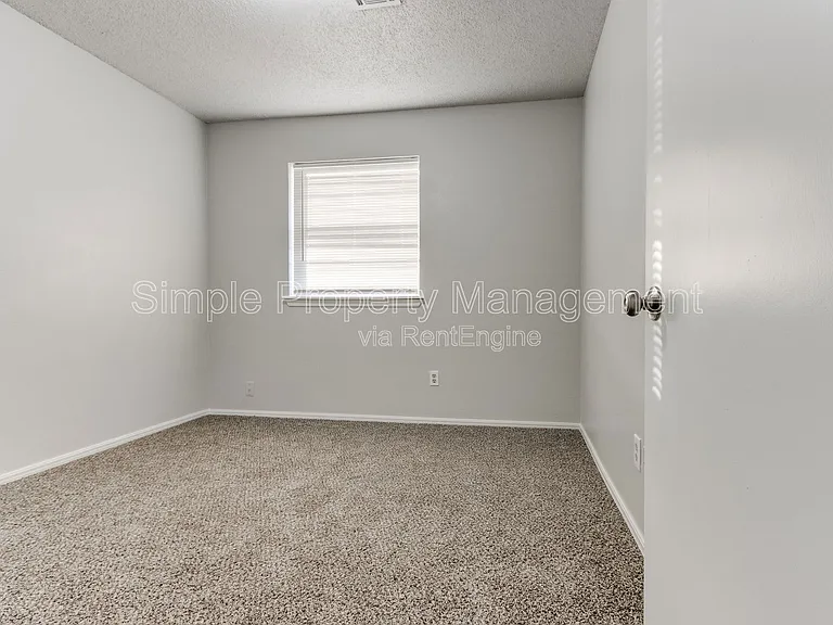 8508 Candlewood Dr — Photo 22