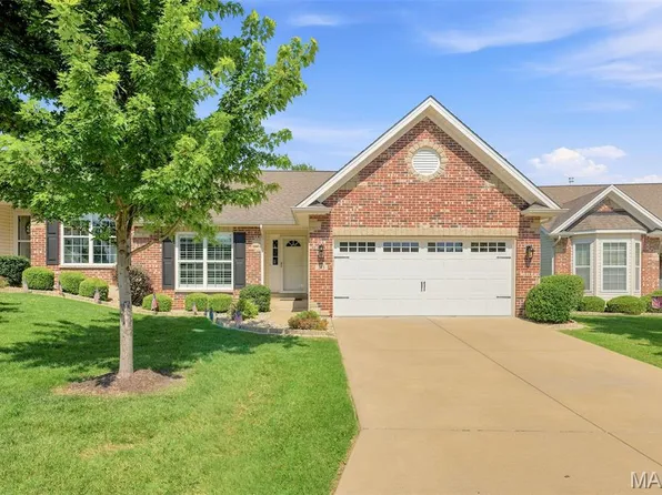 145 Dornoch Dr, Saint Charles, MO 63301