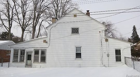 2nd image of 29521 Puritan St