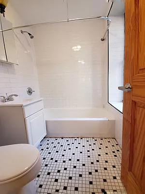 Rented by Rentall Group Inc | media 5