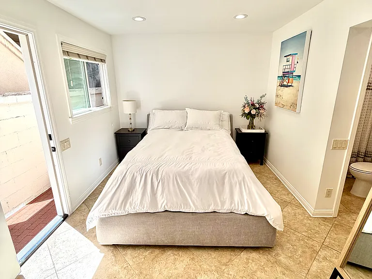 Avocado Ave — Photo 15