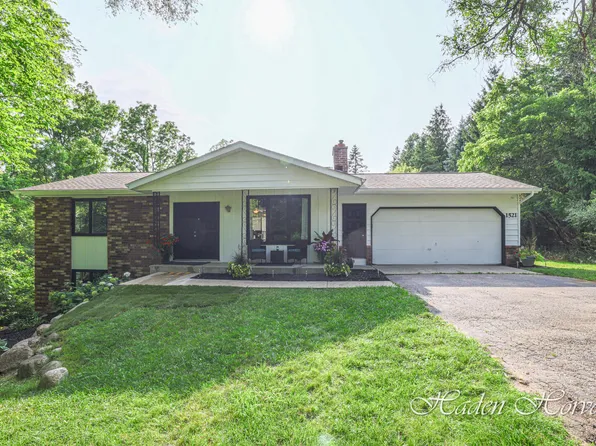 1521 Leffingwell Ave NE, Grand Rapids, MI 49525