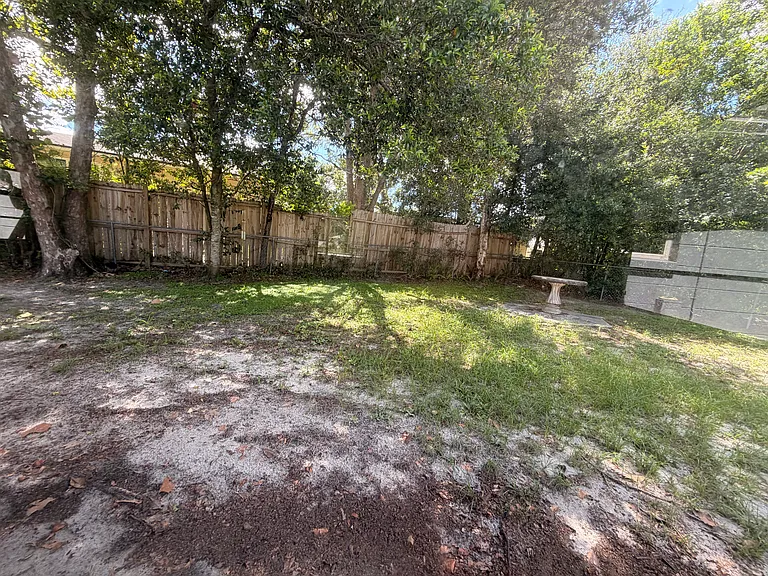 2251 Danforth Ave — Photo 13