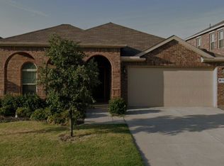 8732 Yosemite Trl, Aubrey, TX 76227