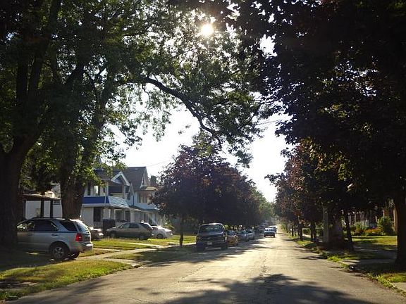 2nd image of 11921 Cromwell Ave