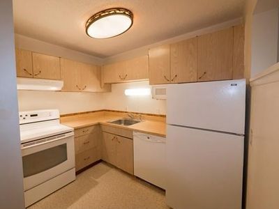 27 Park Avenue Ct APT 16, West Springfield, MA, 01089