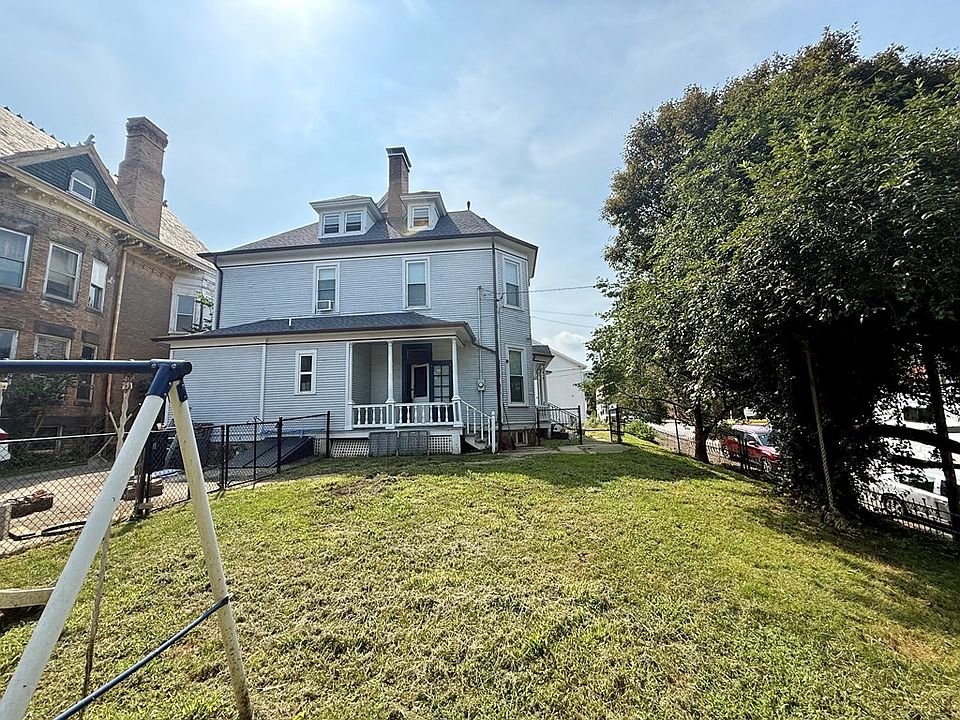 10th image of 718 Main Street