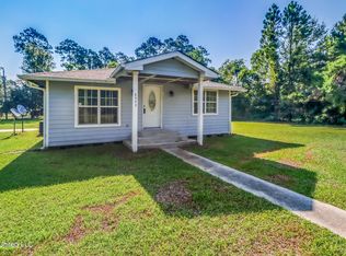 8042 Hancock Dr, Bay Saint Louis, MS 39520