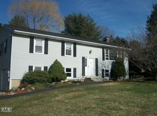 2 Edmond Rd, Bethel, CT 06801