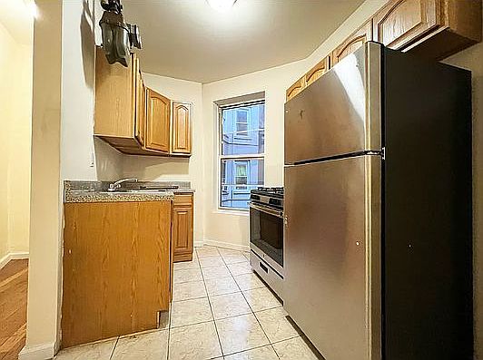 2nd image of 519 W 134th St #91