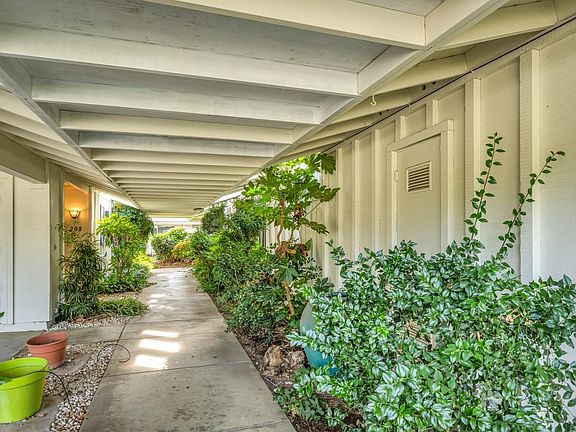 3rd image of 208 White Oak Drive
