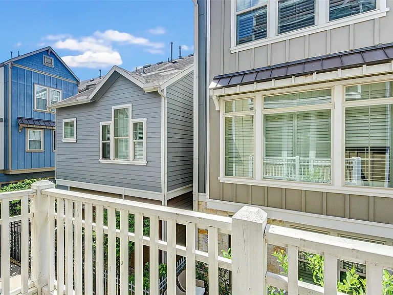 720 N Shepherd Dr — Photo 35