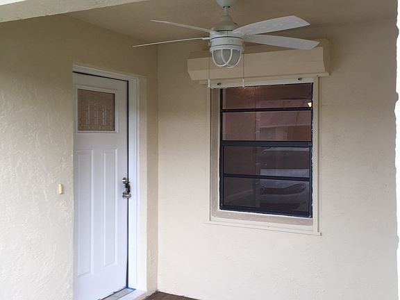 5th image of 109 Christine Cir