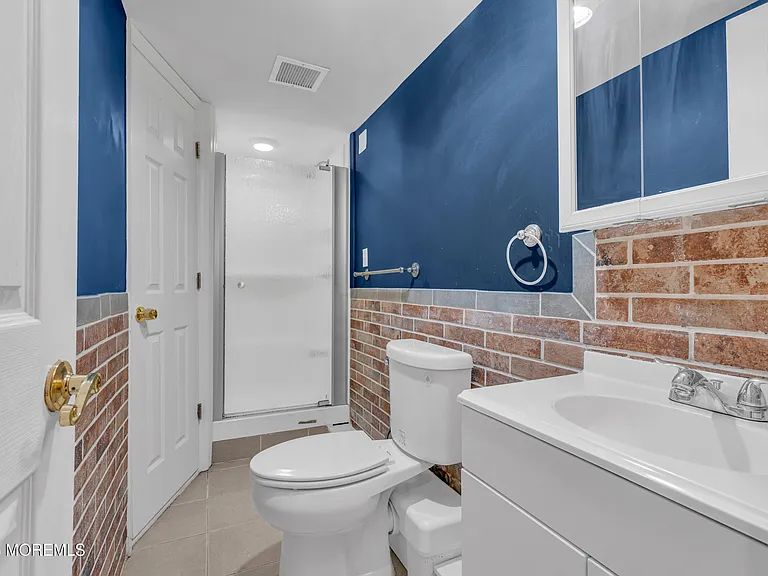 21 Old Queens Ct — Photo 37