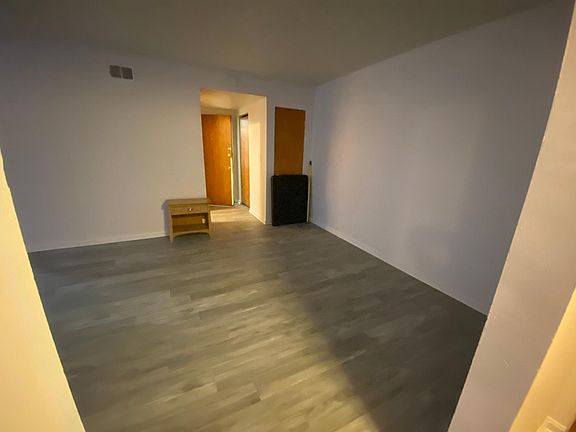 3rd image of 2812 E 130th St APT 101