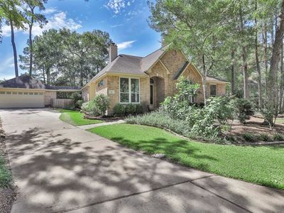 22 Evian Path Ct, Spring, TX, 77382