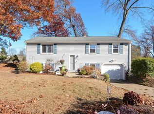 26 Booth St, Attleboro, MA 02703