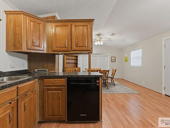 4th image of 27449 Washington Ave