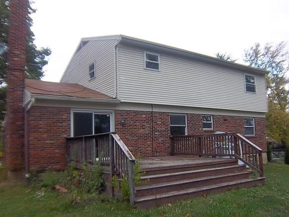 3rd image of 3535 Cherryhill Dr