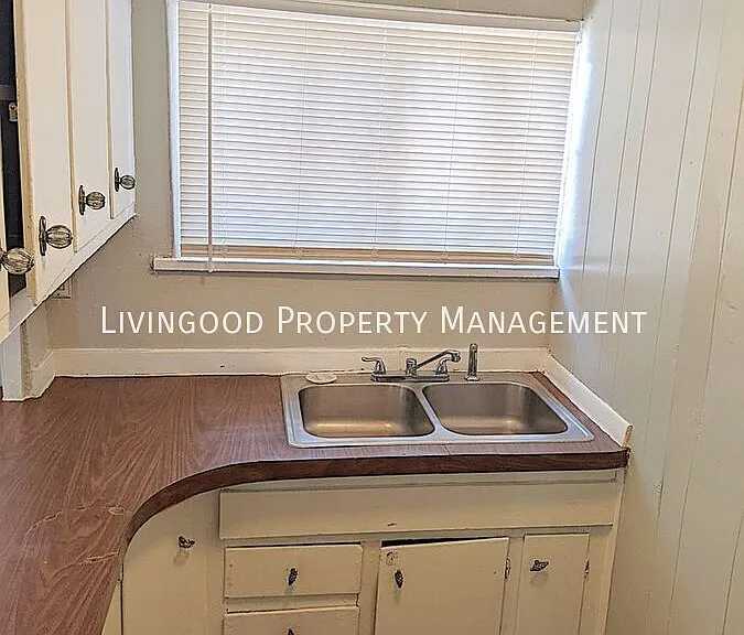 225 E Brookside St #16 — Photo 8