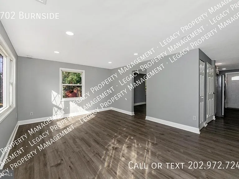 7702 Burnside Rd — Photo 1