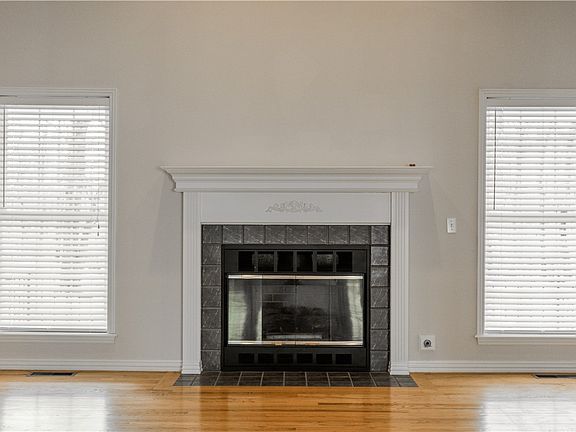 4th image of 1406 Avery Pl