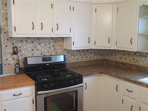 2nd image of 7 Woodland Dr
