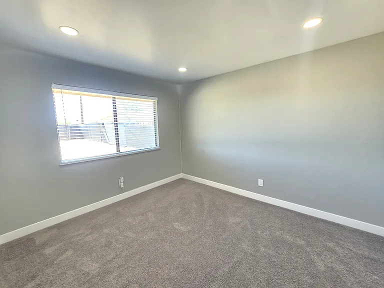 8472 Underwood Ave — Photo 10