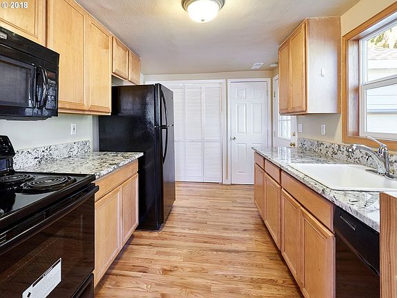 4th image of 2285 SE 73rd Ave