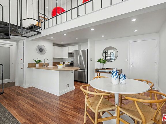 3rd image of 1440 Veteran Ave APT 531