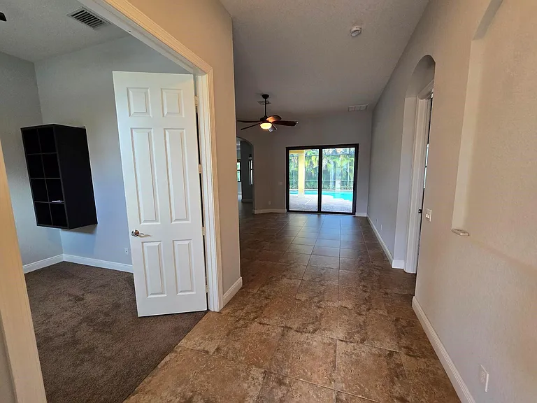 2095 NW Diamond Creek Way — Photo 3