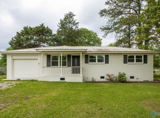 303 Gilchrist St SW, Hartselle, AL 35640