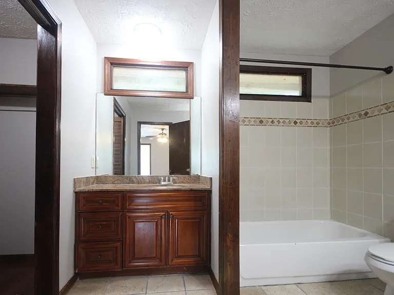 3310 Chastain Xing #A — Photo 23