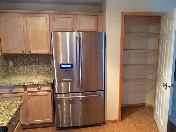 french door with ice/water dispenser