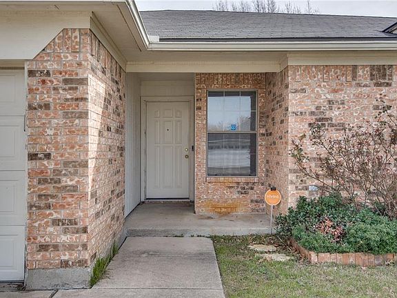 3rd image of 7213 Royal Oak Dr