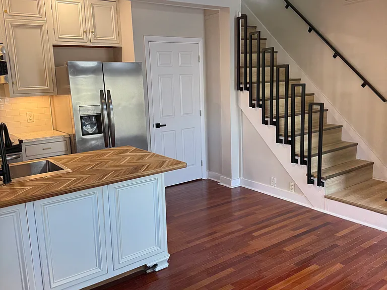 1 Tryon Ave — Photo 9